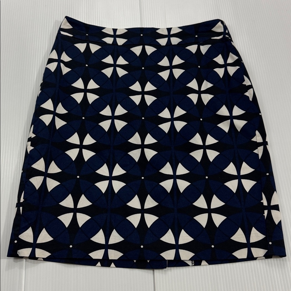 B51. Ann Taylor Petite Stylish Blue & White Geometric Skirt‎ (6p)